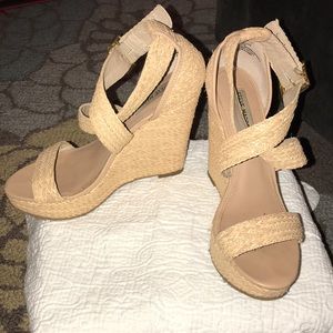 Steve Madden Haywire Wedge - size 8.5 used